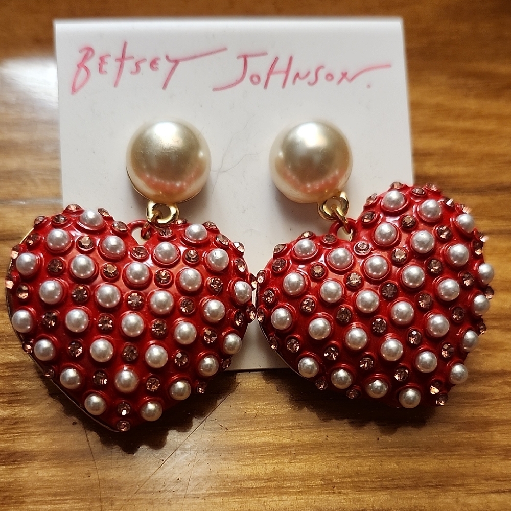 NWT Betsey Johnson Red Heart Earrings